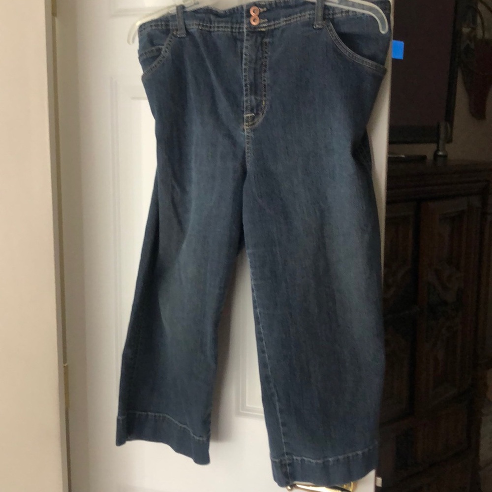 Bandolinoblu denim capris.